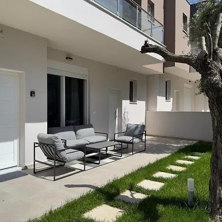 Apartament Charisma *