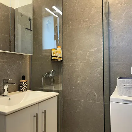 Charisma * Szkála Rahoníu